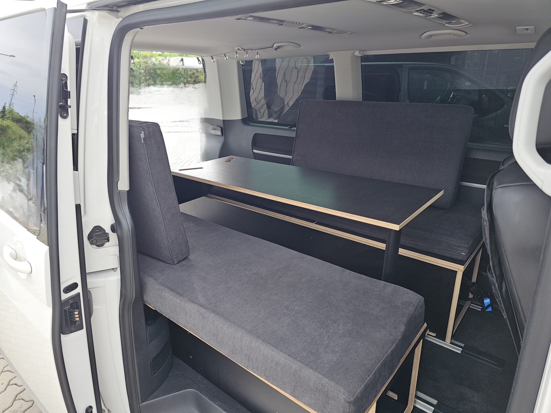 20250607_164459 Toyota proace Verso T-line Autovestavba